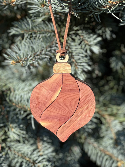 Classic ornament in cedar