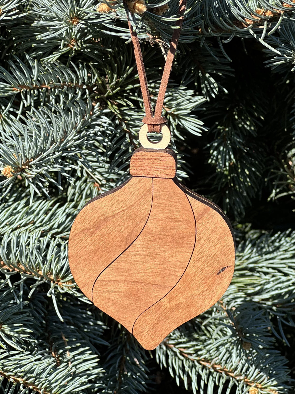 Classic ornament in cherry