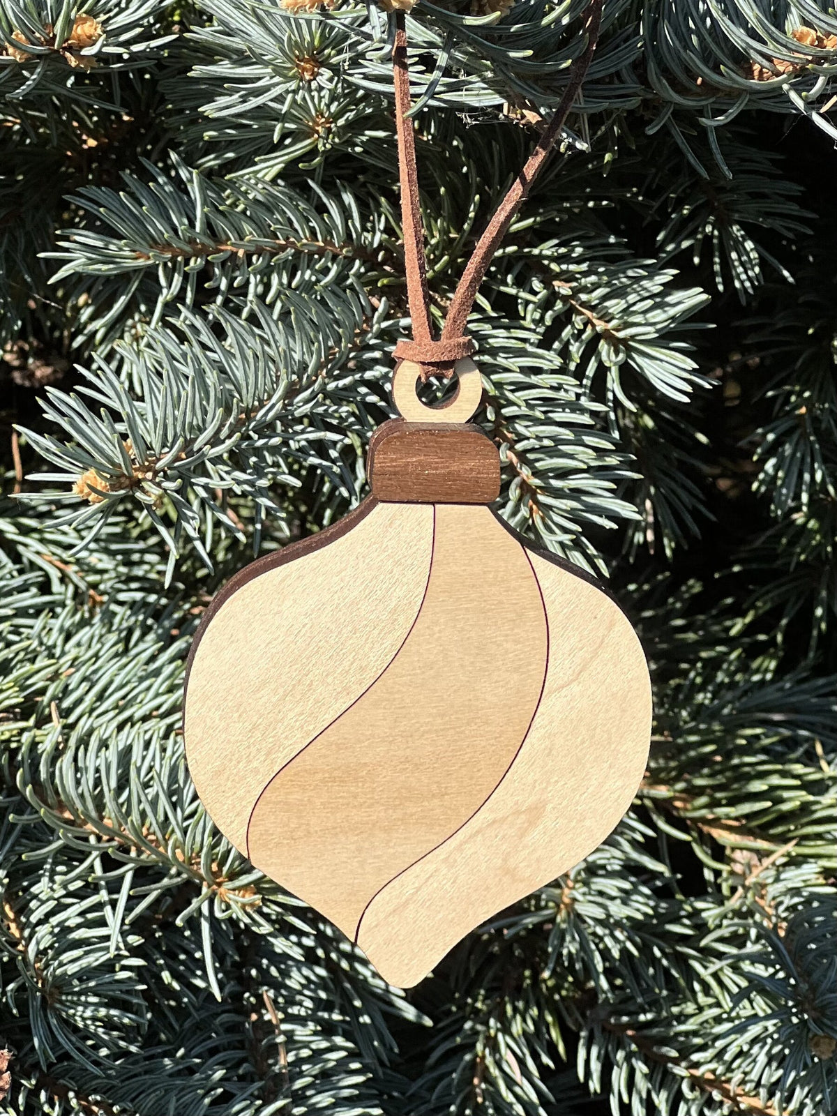 Classic ornament in maple